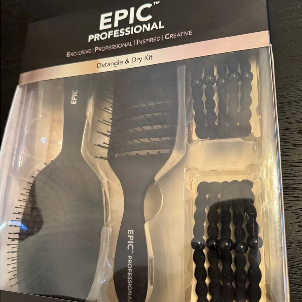 NWT Epic Professional Detangle & Hairbrush Kit